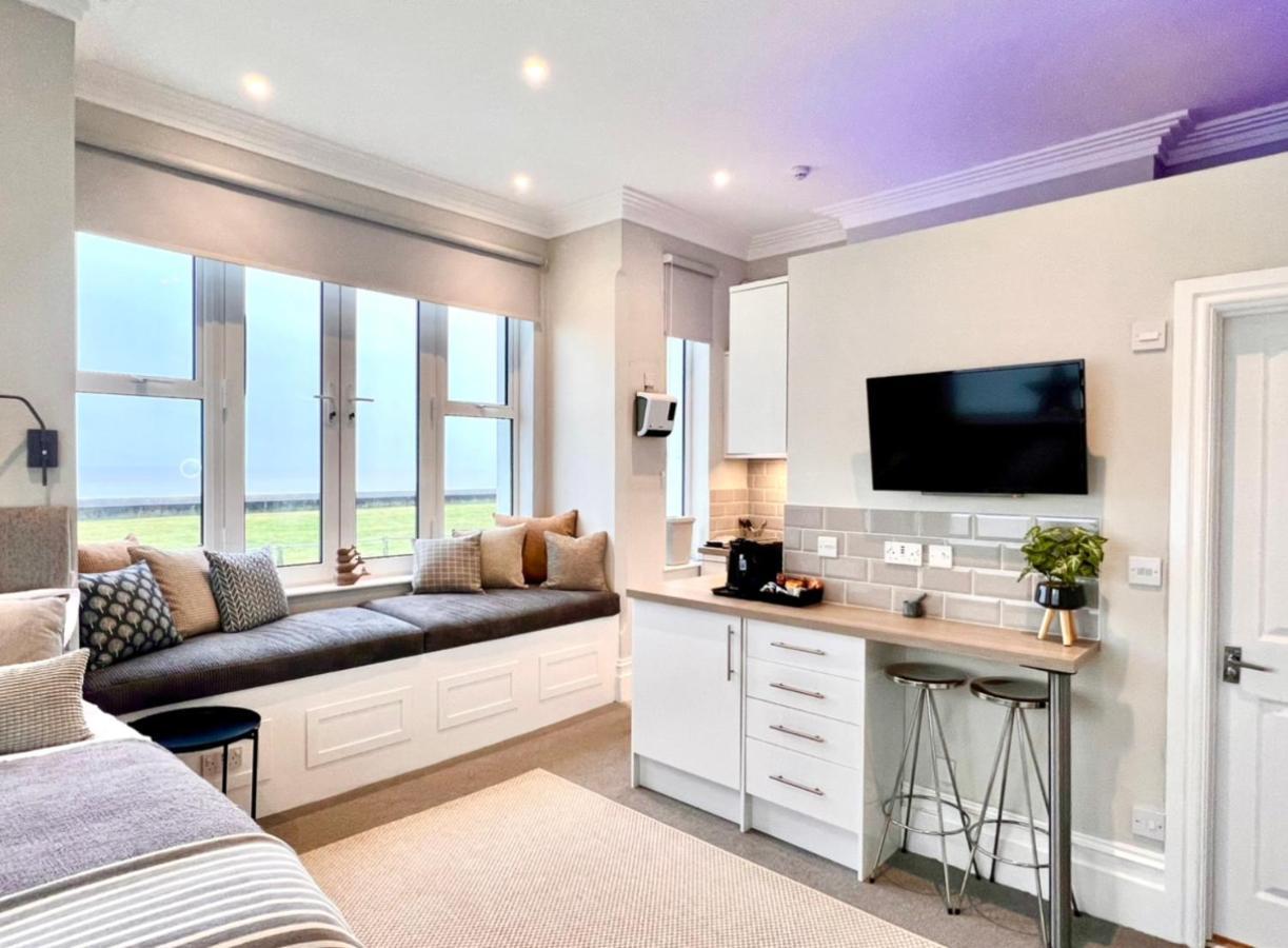 Beachfront Compact Coastal Crib, Direct Sea Views & Air Conditioning Littlestone-on-Sea Zewnętrze zdjęcie