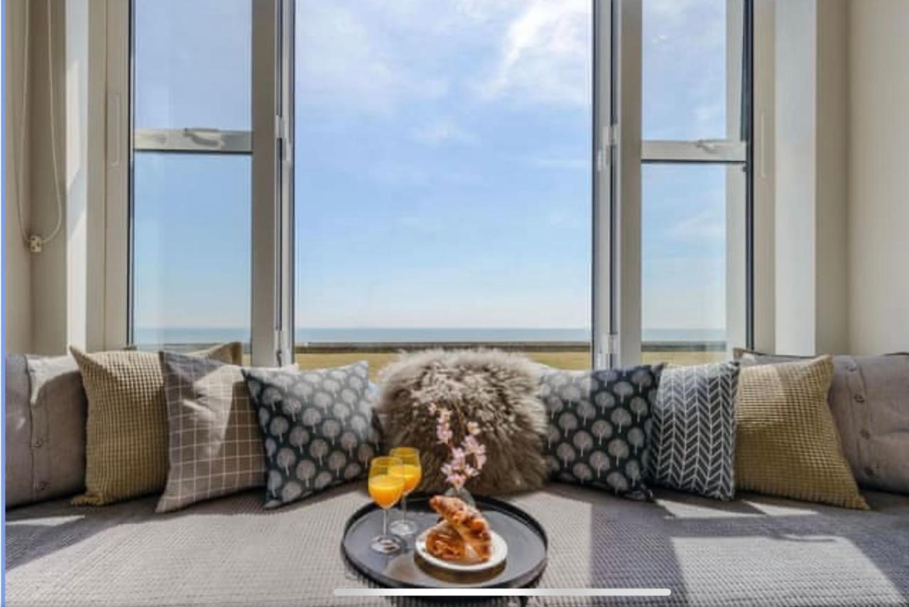 Beachfront Compact Coastal Crib, Direct Sea Views & Air Conditioning Littlestone-on-Sea Zewnętrze zdjęcie