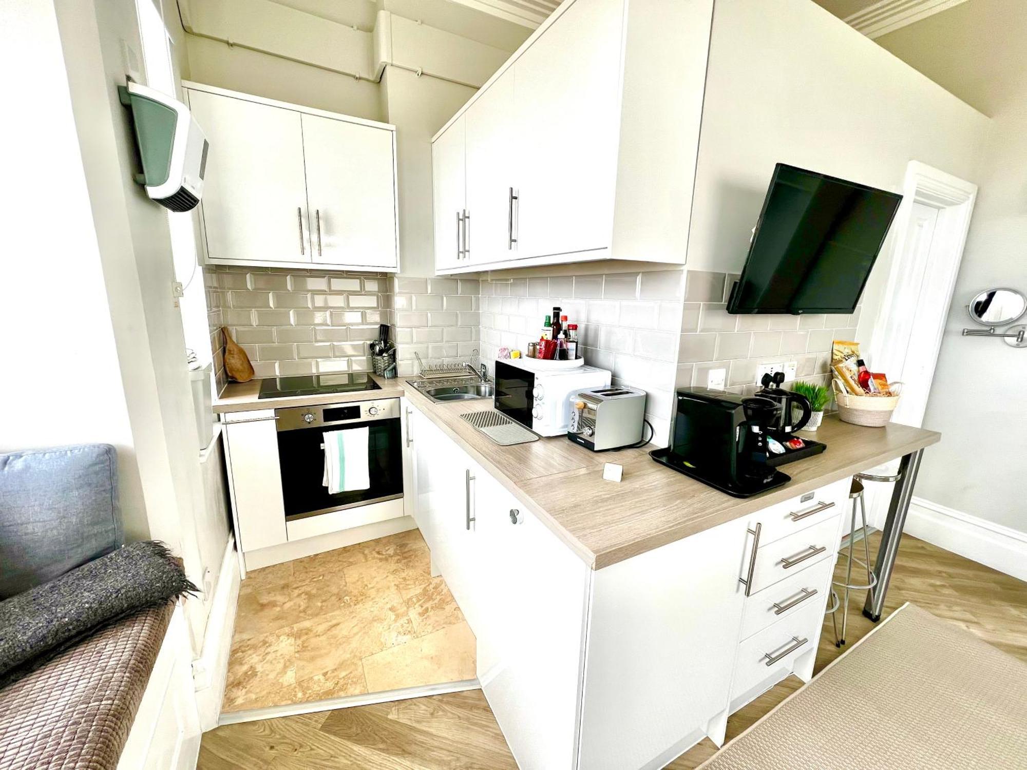 Beachfront Compact Coastal Crib, Direct Sea Views & Air Conditioning Littlestone-on-Sea Zewnętrze zdjęcie